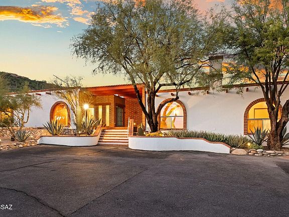 2nd image of 3930 N Old Sabino Canyon Rd