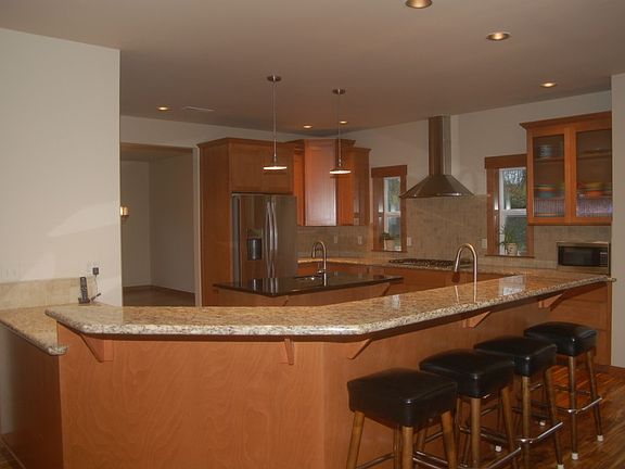 4th image of 12507 89th Ave E