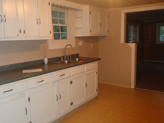 2nd image of 4800 Wire Dr