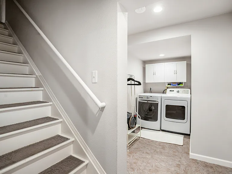 568 Longfellow Ln #FURNISHED — Photo 30