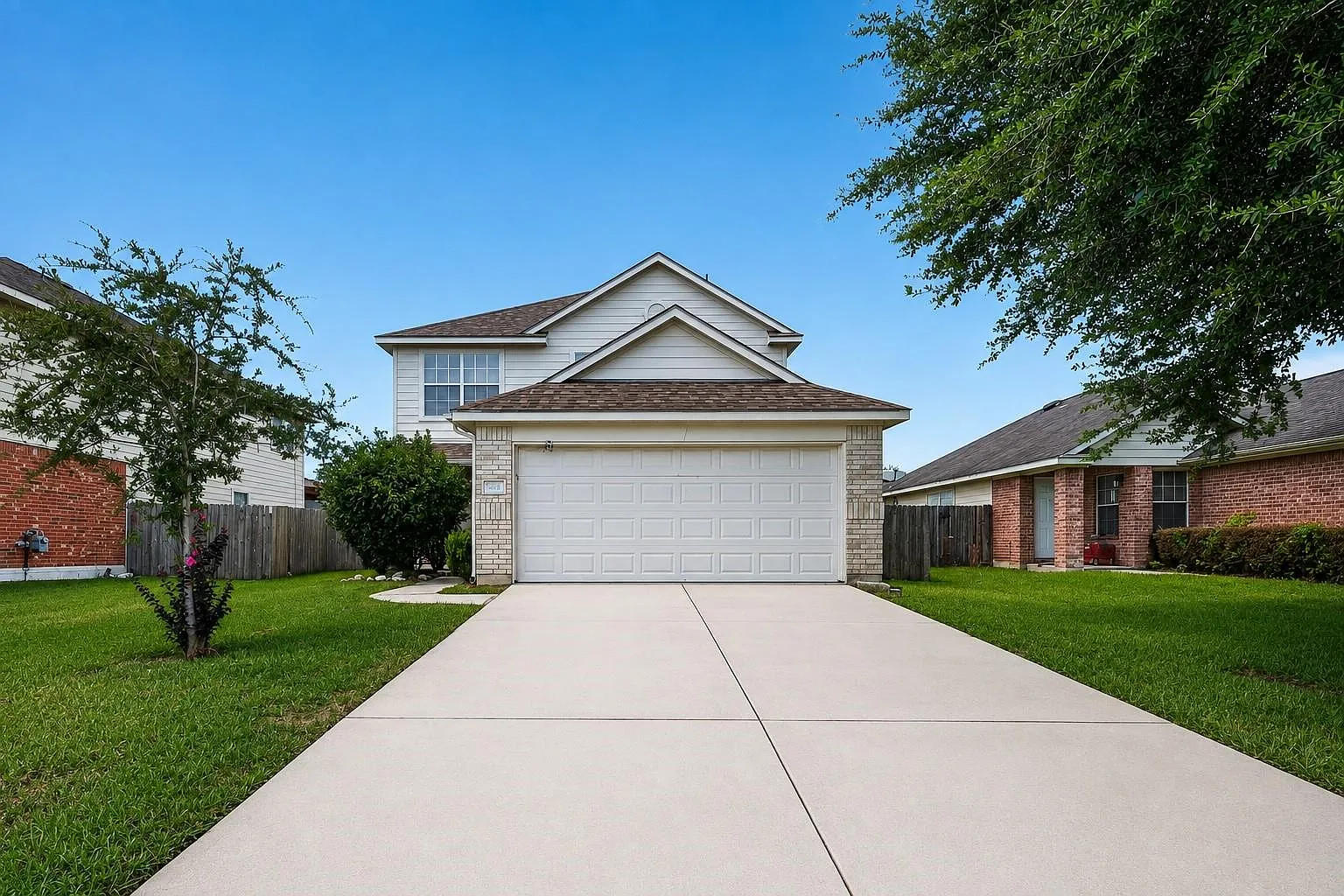 3 bed, 2.5 bath, 1703 sqft, $1,900 — Photo 1