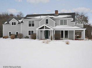 1 Kendall Ct, Narragansett, RI 02882