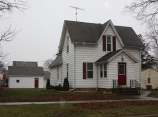 214 2nd St SE, Hampton, IA 50441