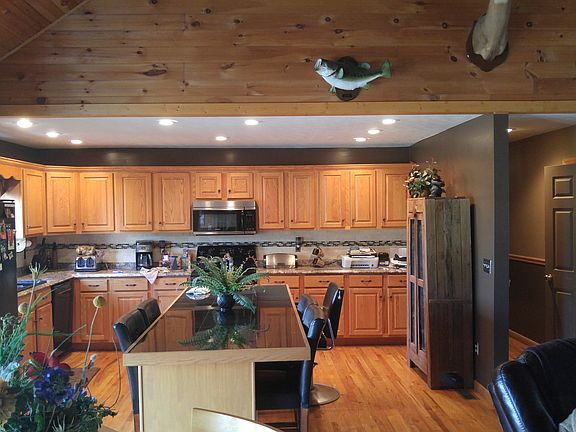4th image of 130 Deer Glen Dr