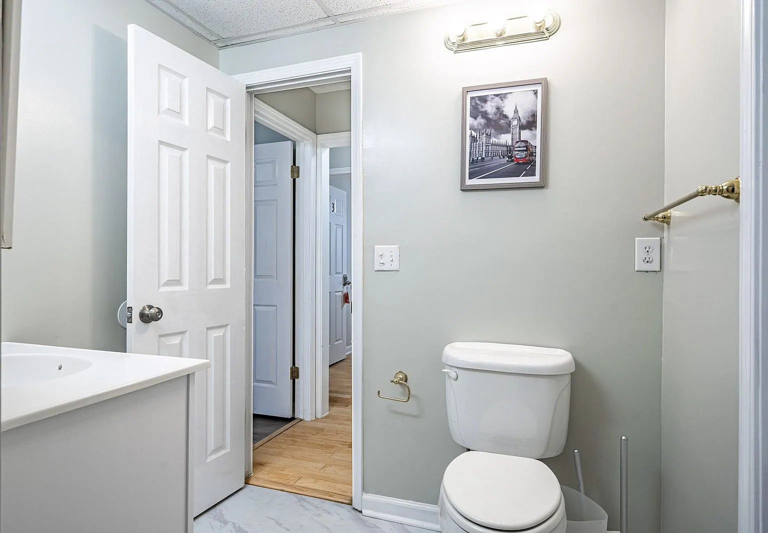 4 bed, 2.0 bath, 1971 sqft, $698 — Photo 3