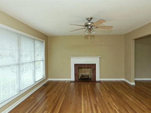 2nd image of 184 Marilyn Ave