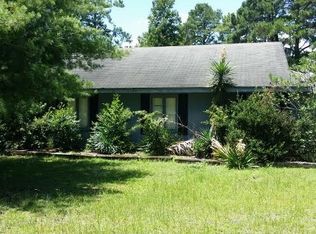 2456 Bella Coola Rd, Lake Waccamaw, NC 28450