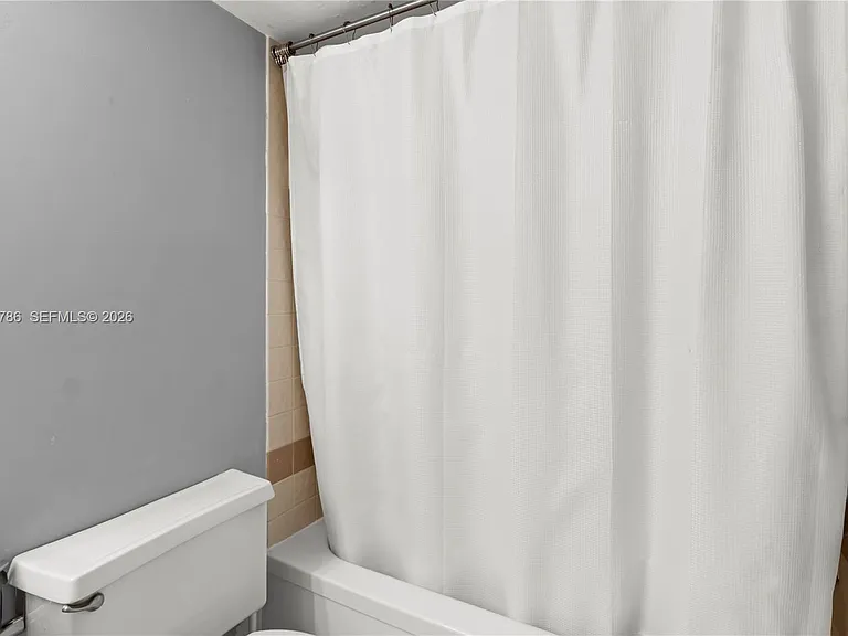 18151 NE 31st Ct #305 — Photo 23