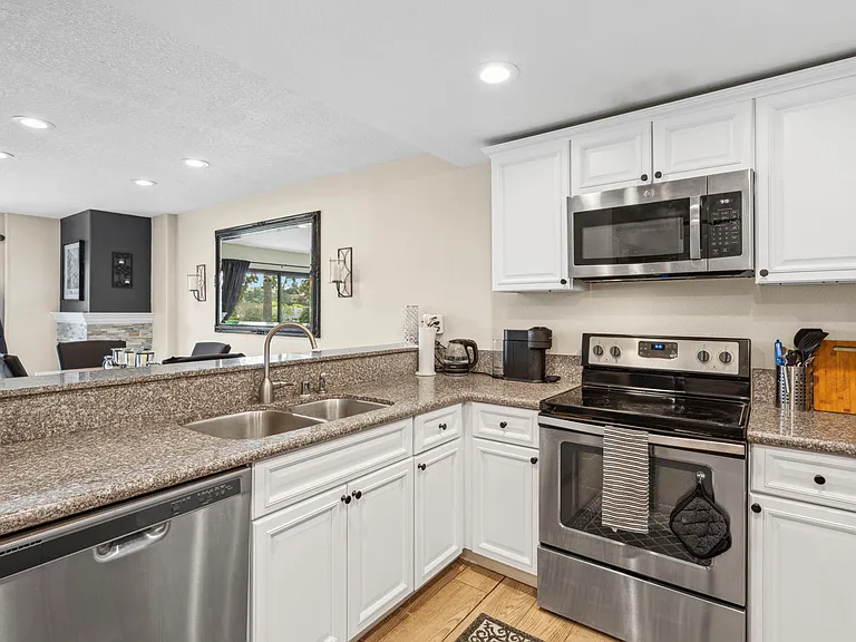 2508 Navarra Dr #402 — Photo 13