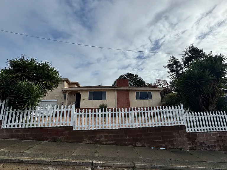 480 Napa St — Photo 27