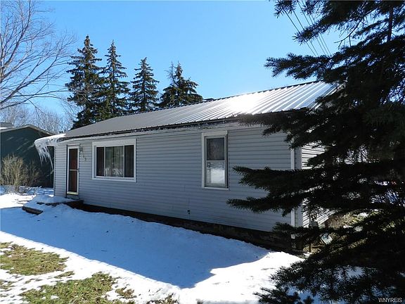 3rd image of 16 Stellane Dr