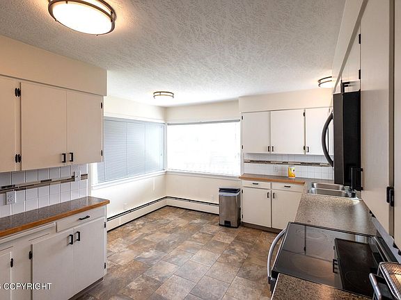 5th image of 311 Erskine Ave