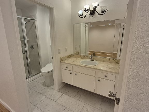 3rd image of 428 Greenwood Dr