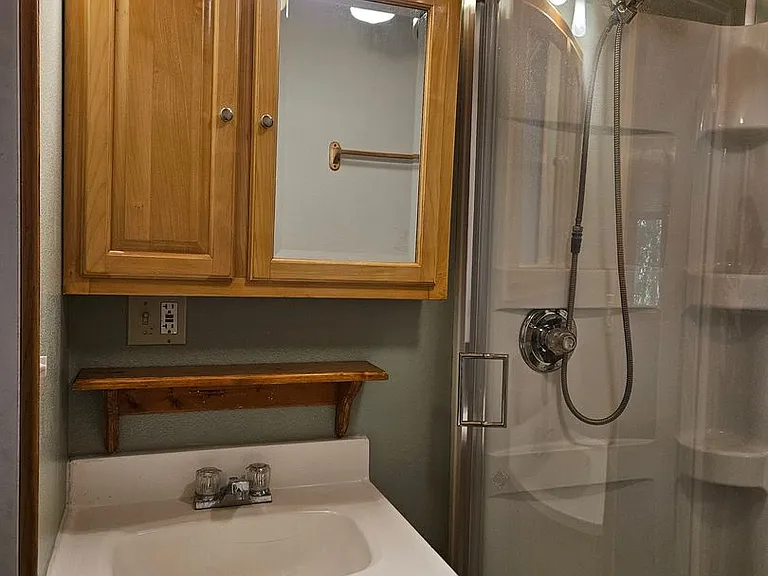 895 Graham Ln — Photo 8