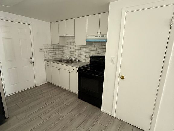 3rd image of 15910 W Lake Burrell Dr APT A