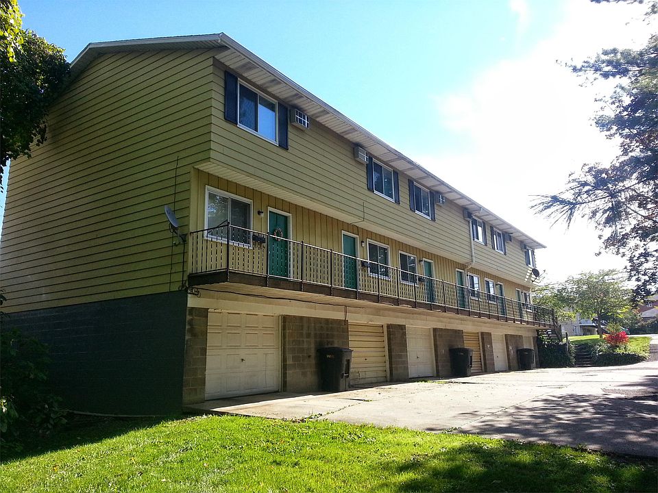 2nd image of 520 Zahn Dr