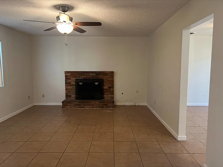 4013 University Ave — Photo 12
