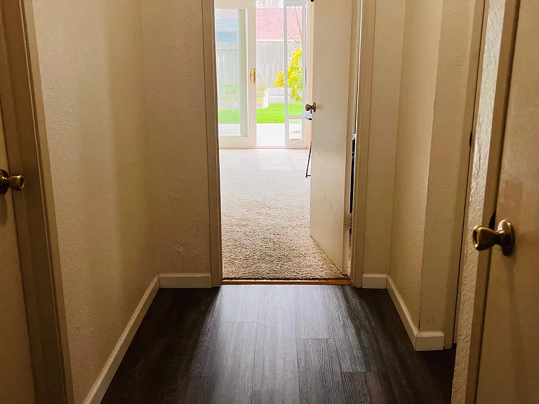 2519 Raleigh Ct — Photo 10