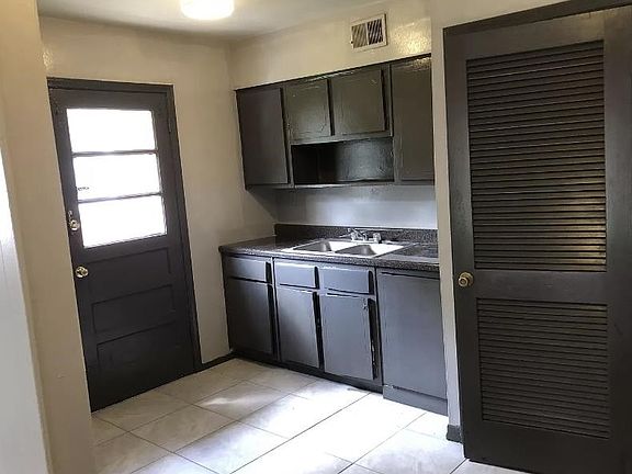 2nd image of 3190 Coleman Ave