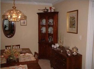 1009 Garden Pointe Pl, Louisville, KY 40242