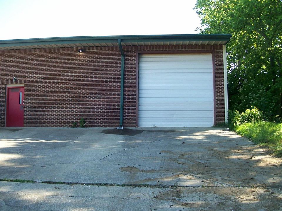 1st image of 121 Kemper Dr