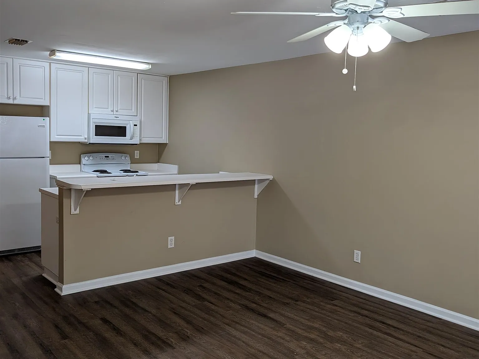3 bed, 3.5 bath, 1506 sqft, $1,500 — Photo 2
