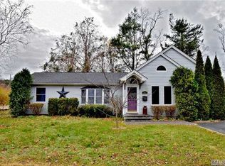 291 5th St, East Northport, NY 11731