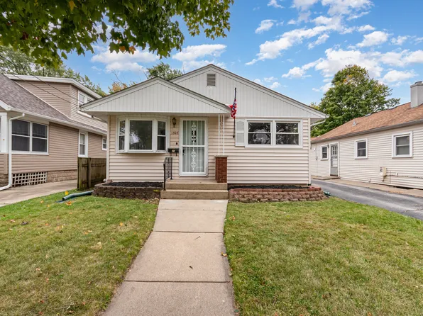 1305 Superior St, Aurora, IL 60505