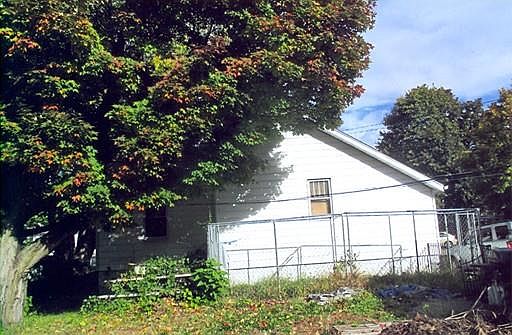 2nd image of 17 Britton St