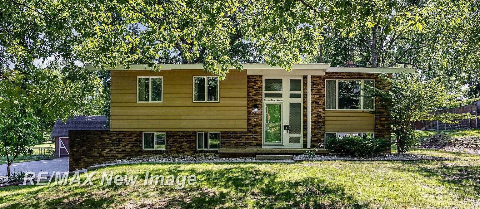11870 Parklane St photo 1