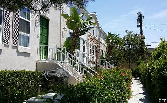 2nd image of 3892 Redondo Beach Blvd