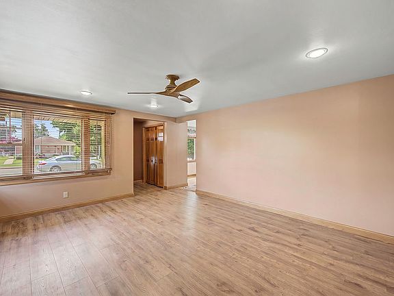 4th image of 12801 S Exchange Ave