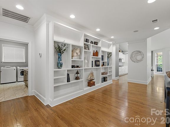 5th image of 1325 Winged Foot Dr