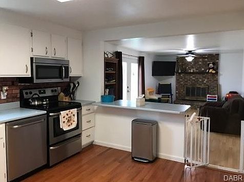 4th image of 2075 Munich Ave