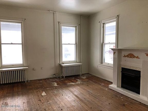 4th image of 7 W 5th St