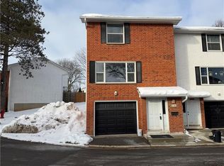 411 Keats Way #1, Waterloo, ON N2L5S7