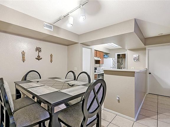 5th image of 3038 Parkway Blvd APT 106