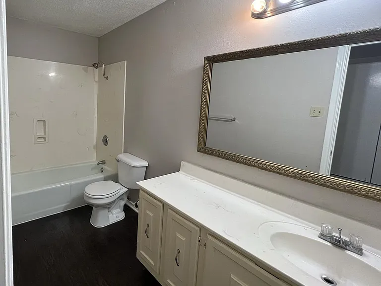 444 Lindenwood Ln W — Photo 10