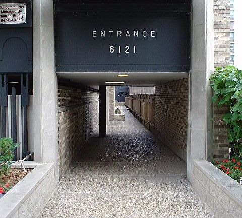 Walkway entrance