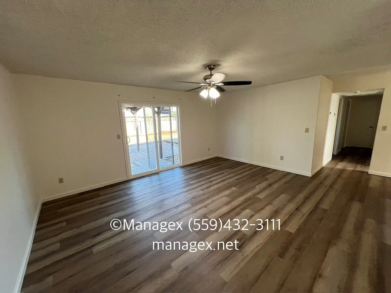 1260 W Dyer Ave — Photo 2