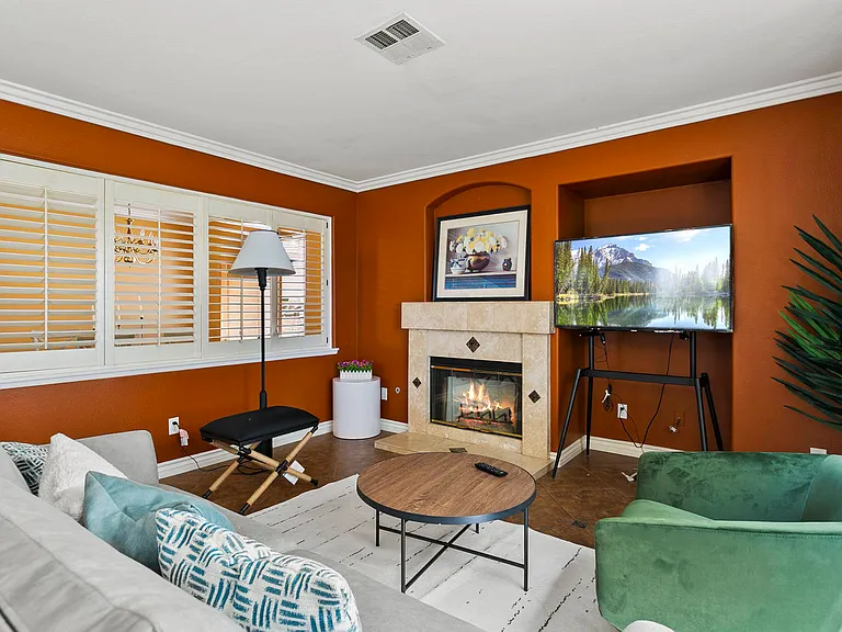 14033 Yorktown Ct — Photo 1