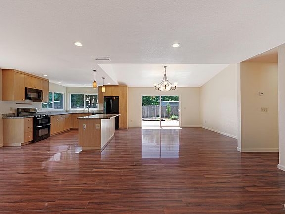 3rd image of 1824 Fenwick Place