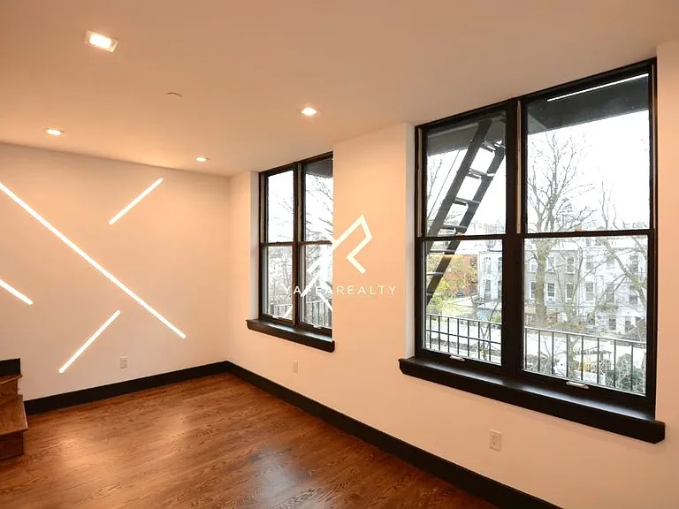 812 Saint Johns Pl #4 — Photo 1