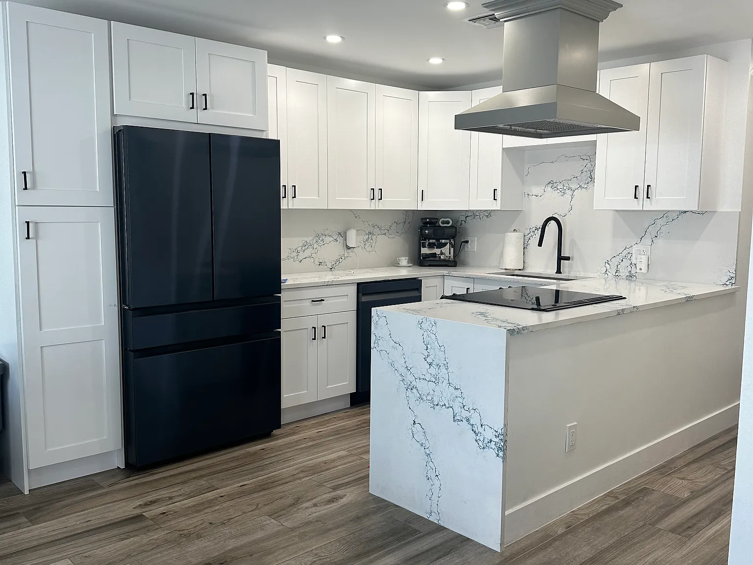 2 bed, 975 sqft, $2,400 — Photo 2