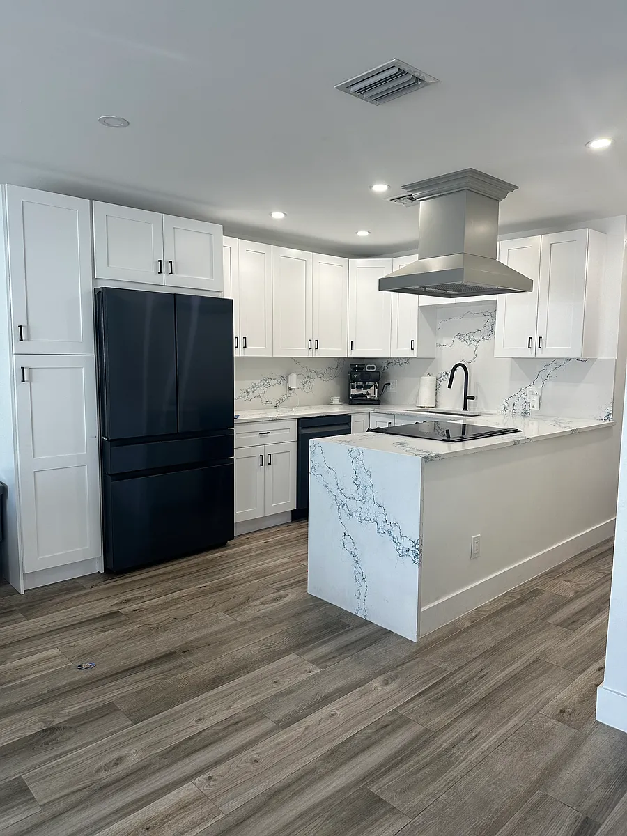 Building Photo - 1405 Curlew Ave #2