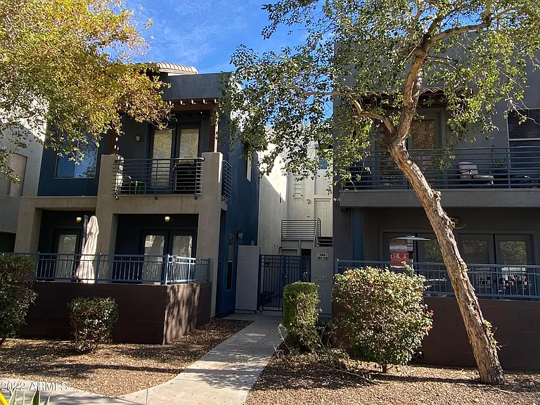 615 E Portland St #225 — Photo 1