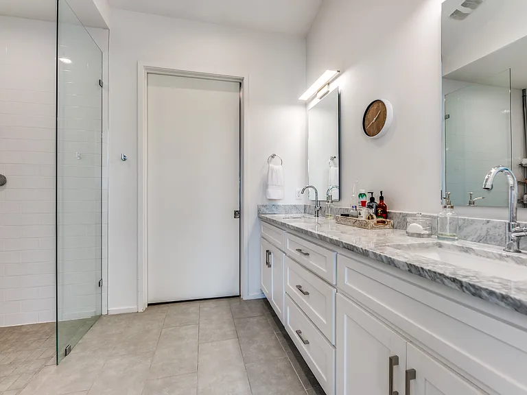 1839 Summit Ave #3 — Photo 22