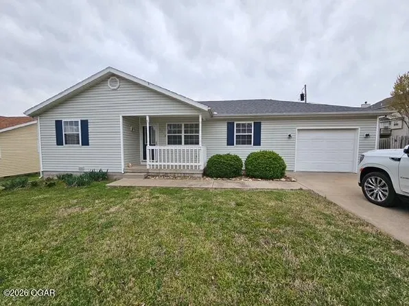 1774 Chickadee Dr, Webb City, MO 64870