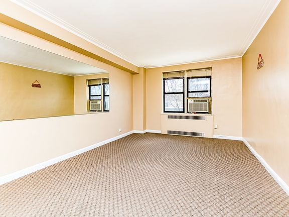 5th image of 3015 Riverdale Ave APT 1C