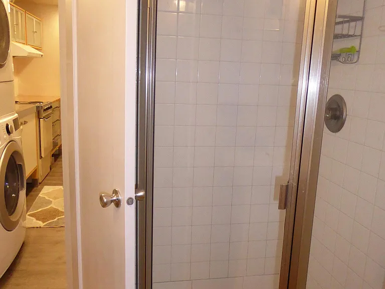 SE 38th Pl — Photo 12